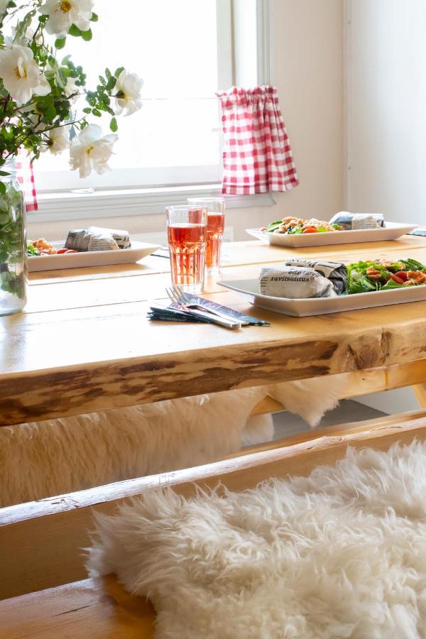 Inn Karkausmaeen Kammari